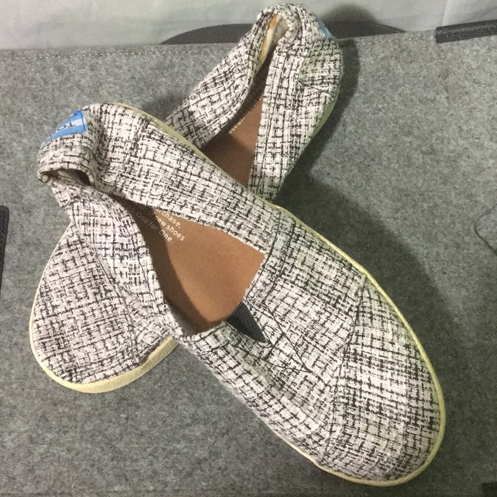 Toms Women’s Avalon Black/Pink SZ W 6 Slip-On - Picture 1 of 8